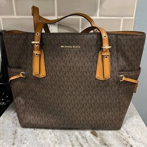 Signature Voyager East West Tote NWT